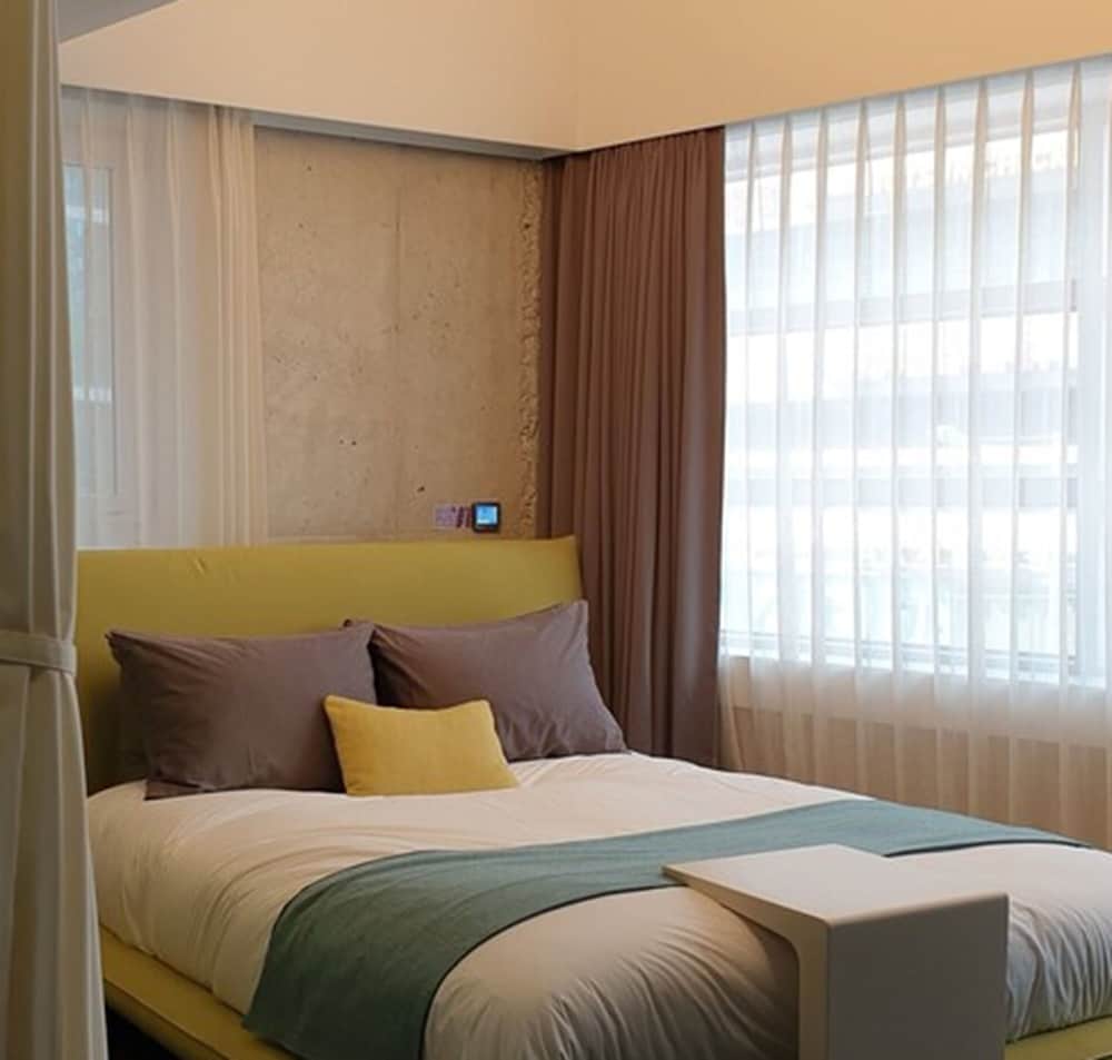 Cocomo Hotel And Gallery 8/54