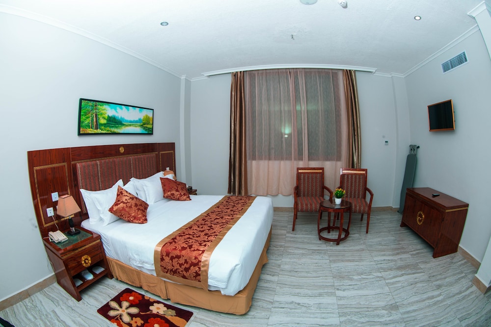 Tiffany Diamond Hotel Makunganya Street 18/66
