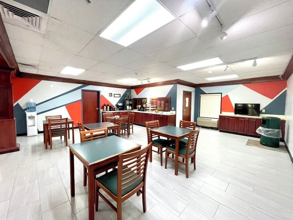 Grand Vista Hotel and Suites 46/61