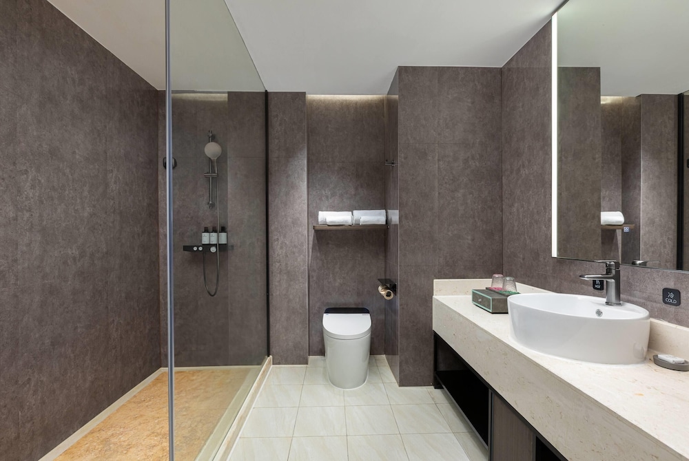 Vienna International Hotel Shanghai Pudong Huinan 48/50