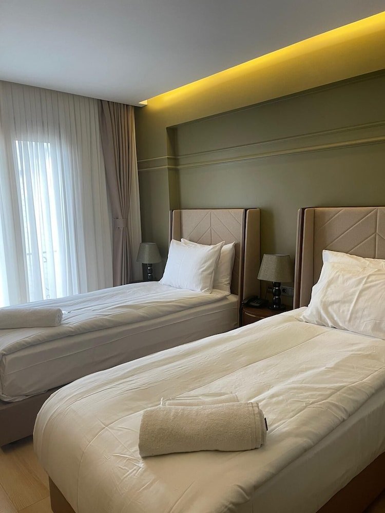 The Biancho Hotel Old City 4/20