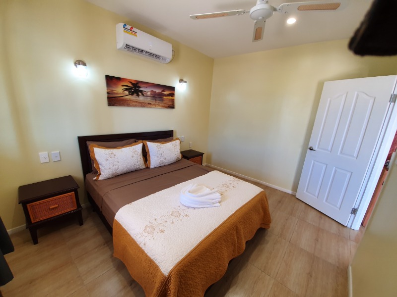3 Bedrooms, Suite