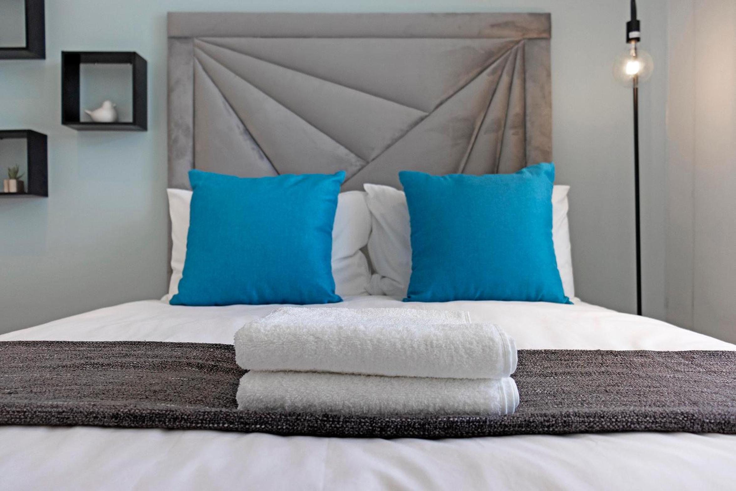 Urban Oasis Apartments at The Apex 9/20