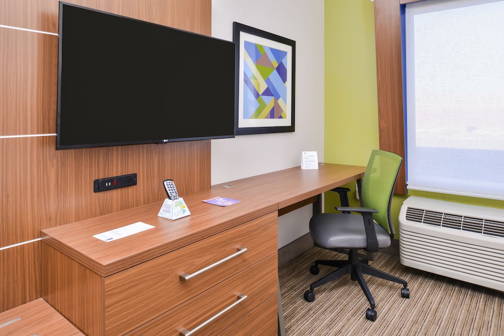 HOLIDAY INN EXPRESS & SUITES VAN HORN 47/65