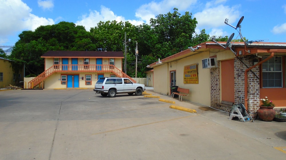 TOWN HOUSE MOTEL 7/61