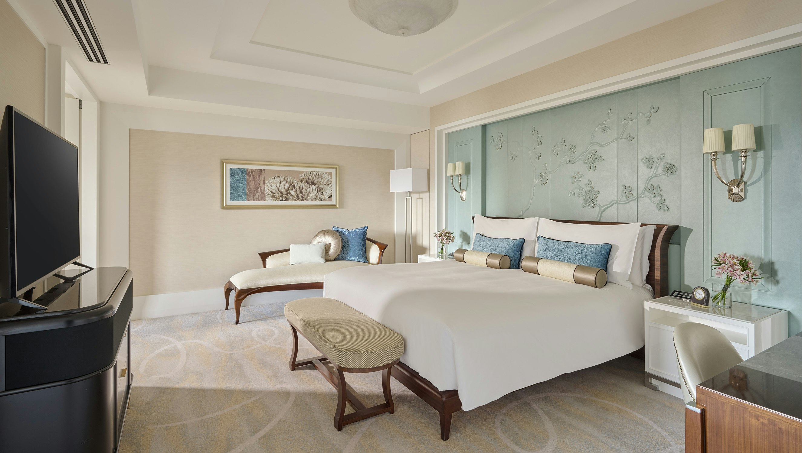 Boulevard, Club, Suite, King Bed