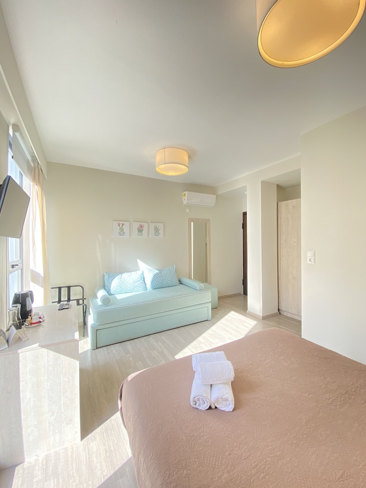 Tins Hotel City 32/50