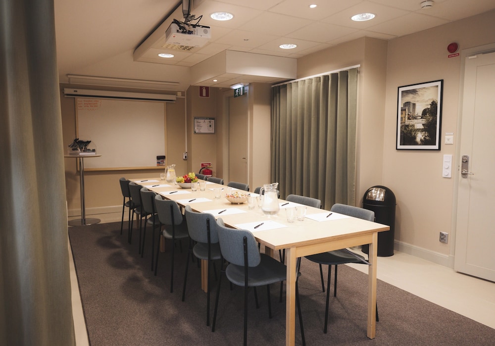 Atellet Hotell 30/44