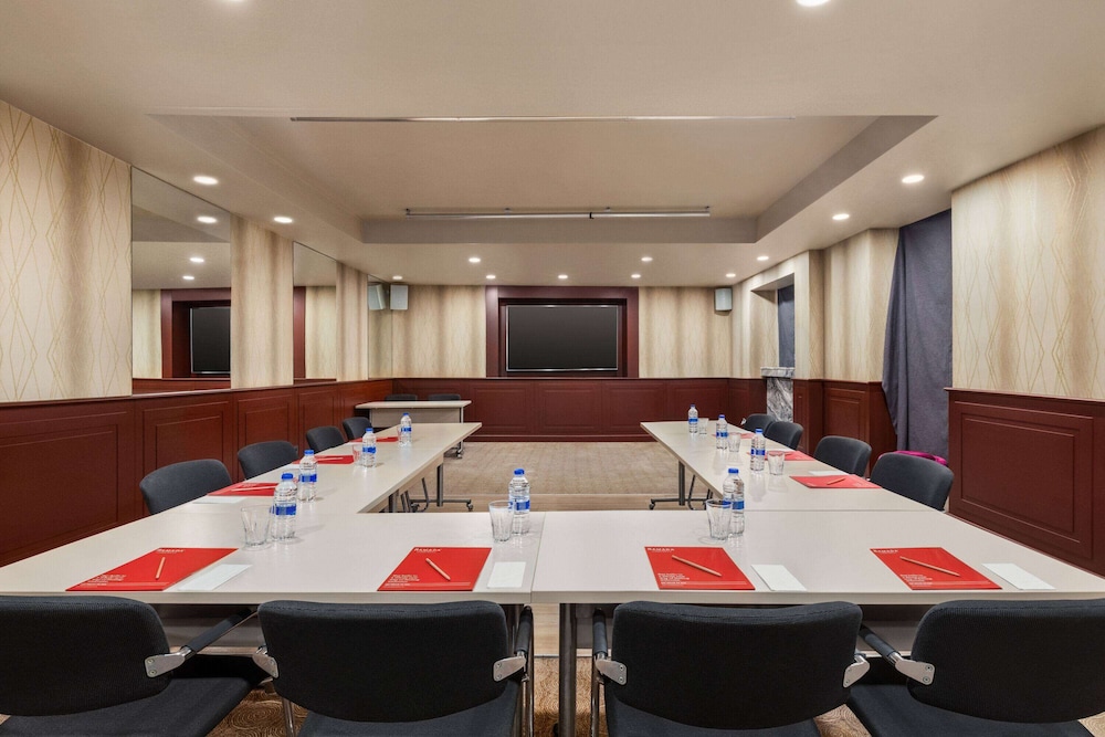 Ramada by Wyndham Istanbul Pera 45/50