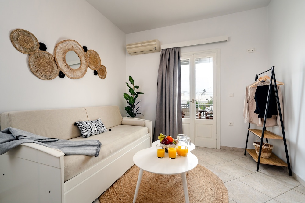 Erato Inn 36/50