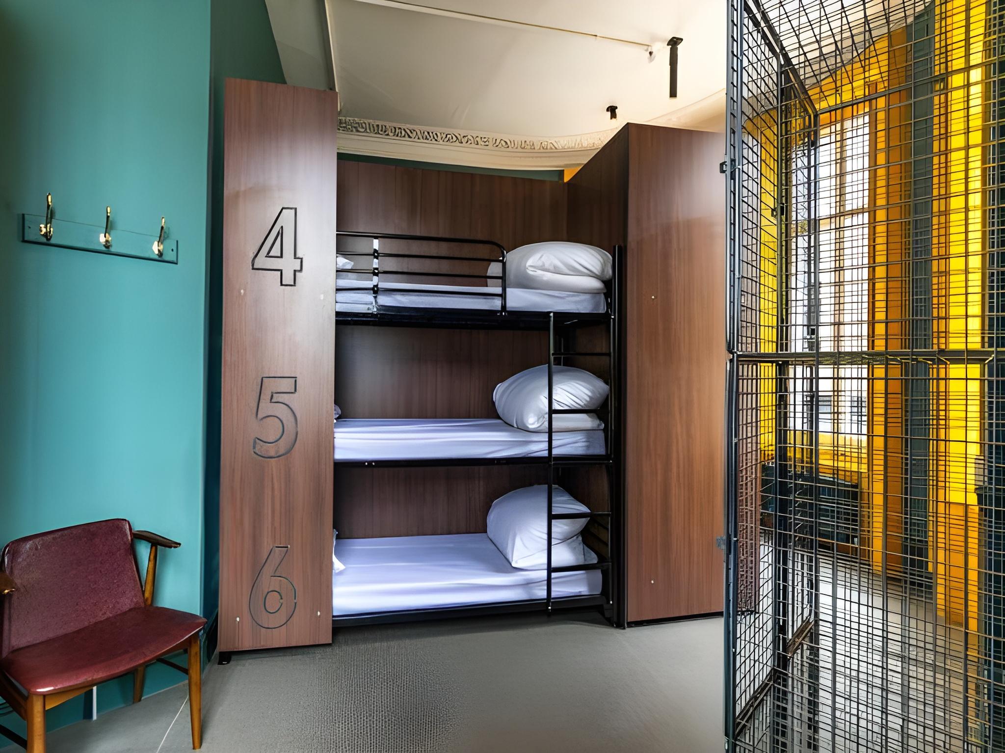 FEMALE DORM, 9 BEDS, SHARED BATHROOM