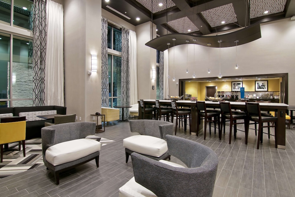 Hampton Inn Suites Bellevue Downtown Seattle Wa 45/53