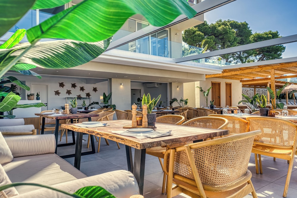 Myzith Luxury Suites 38/58