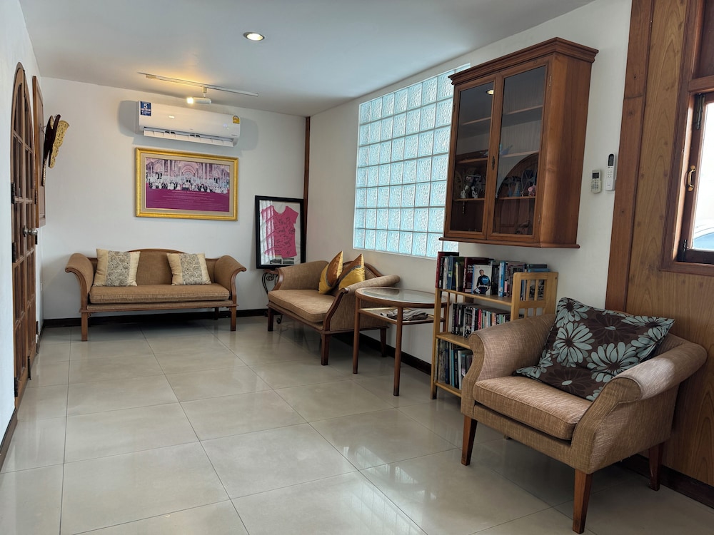 Jl Bangkok 29/49