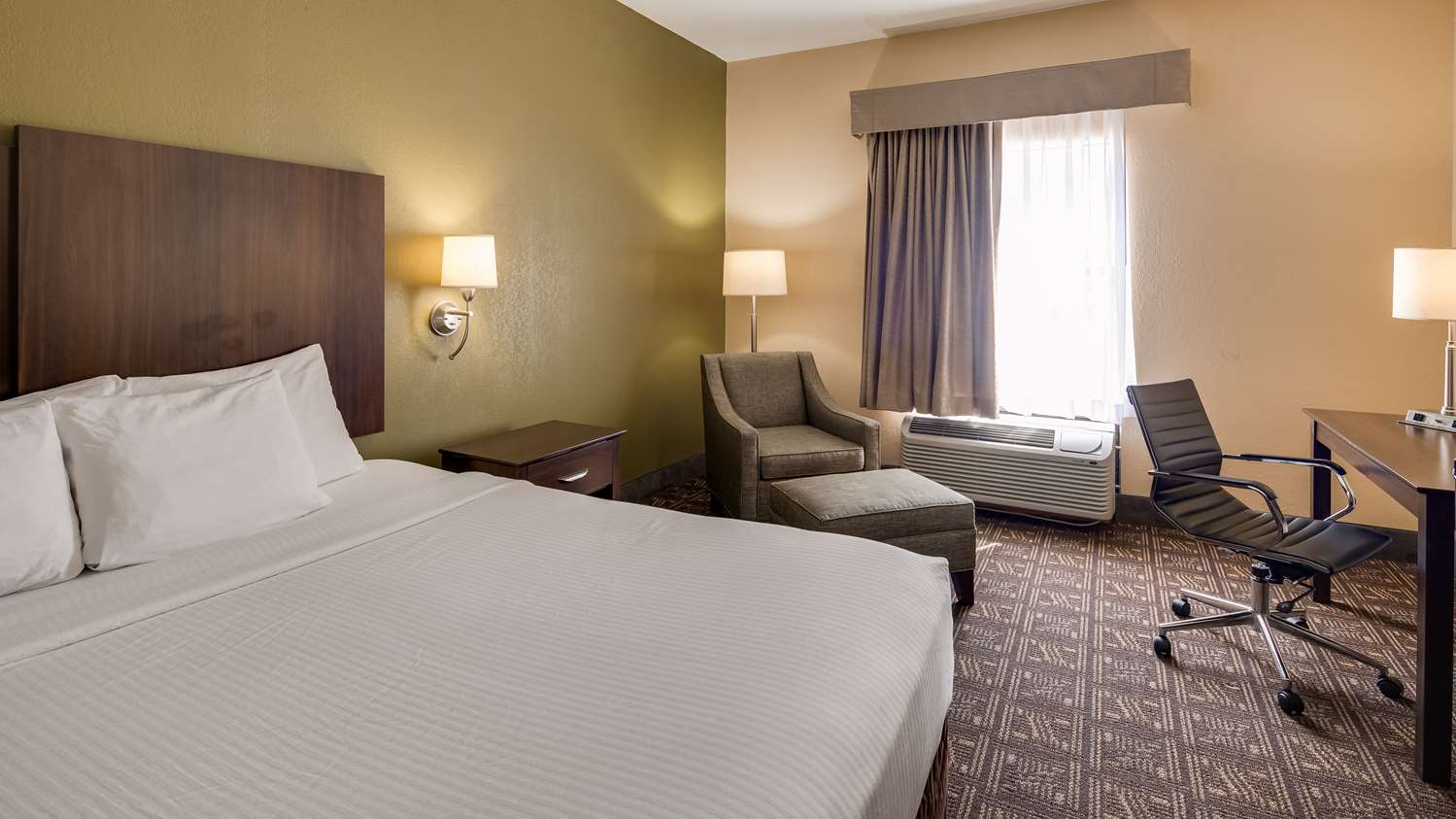 Suite, King Bed, Hot Tub