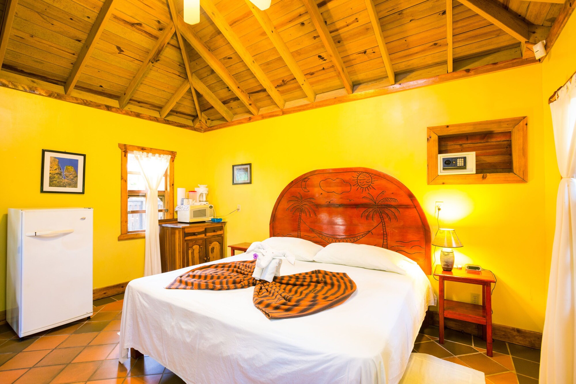 GARDEN, CABANA, KING BED