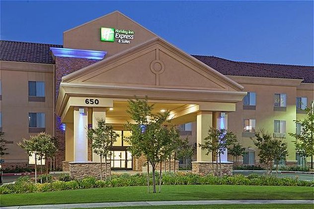 Holiday Inn Express Hotel Clovis Fresno 4/76