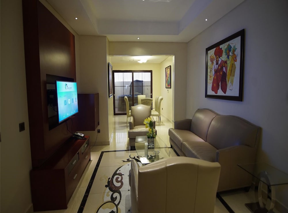 Pearlwort Hotel and Suites 30/45