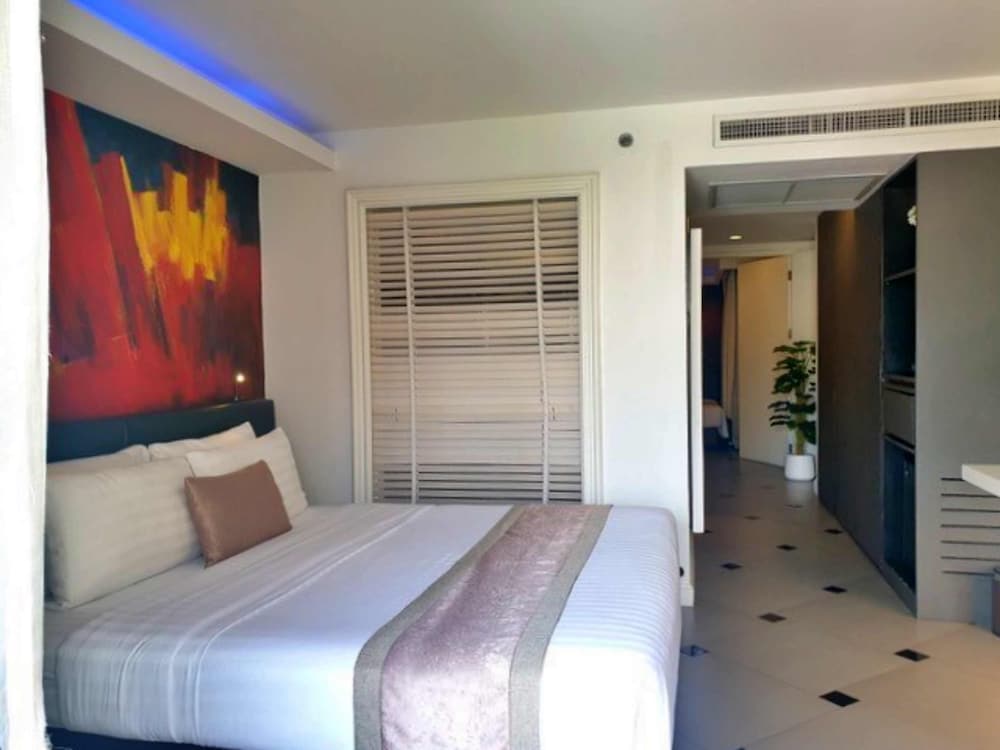 Skye Hotel Bangkok 17/58