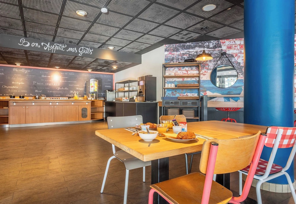 restaurant cafeteria