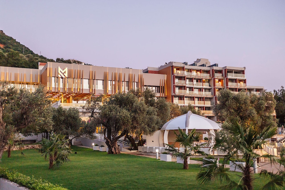 Maestral Resort & Casino 39/50