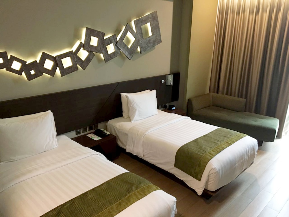 Holiday Inn Cikarang Jababeka 9/54