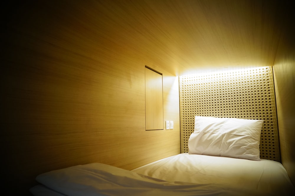 Borough Capsule Hostel Bali 12/29