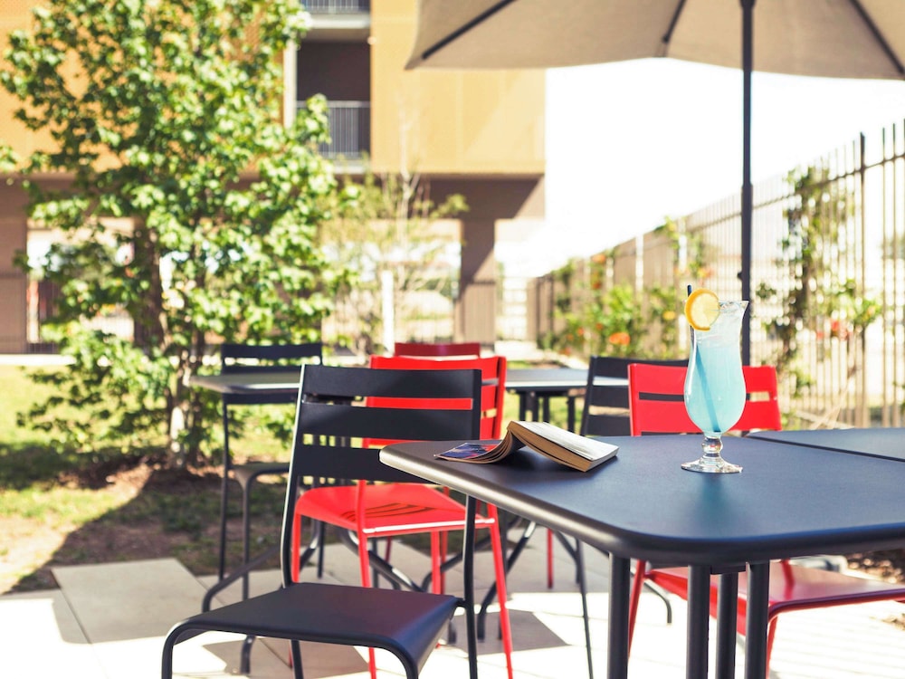 Ibis Lyon Carre De Soie 41/62