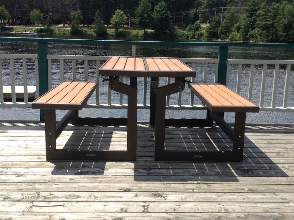 Algonquin Lakeside Inn 36/50
