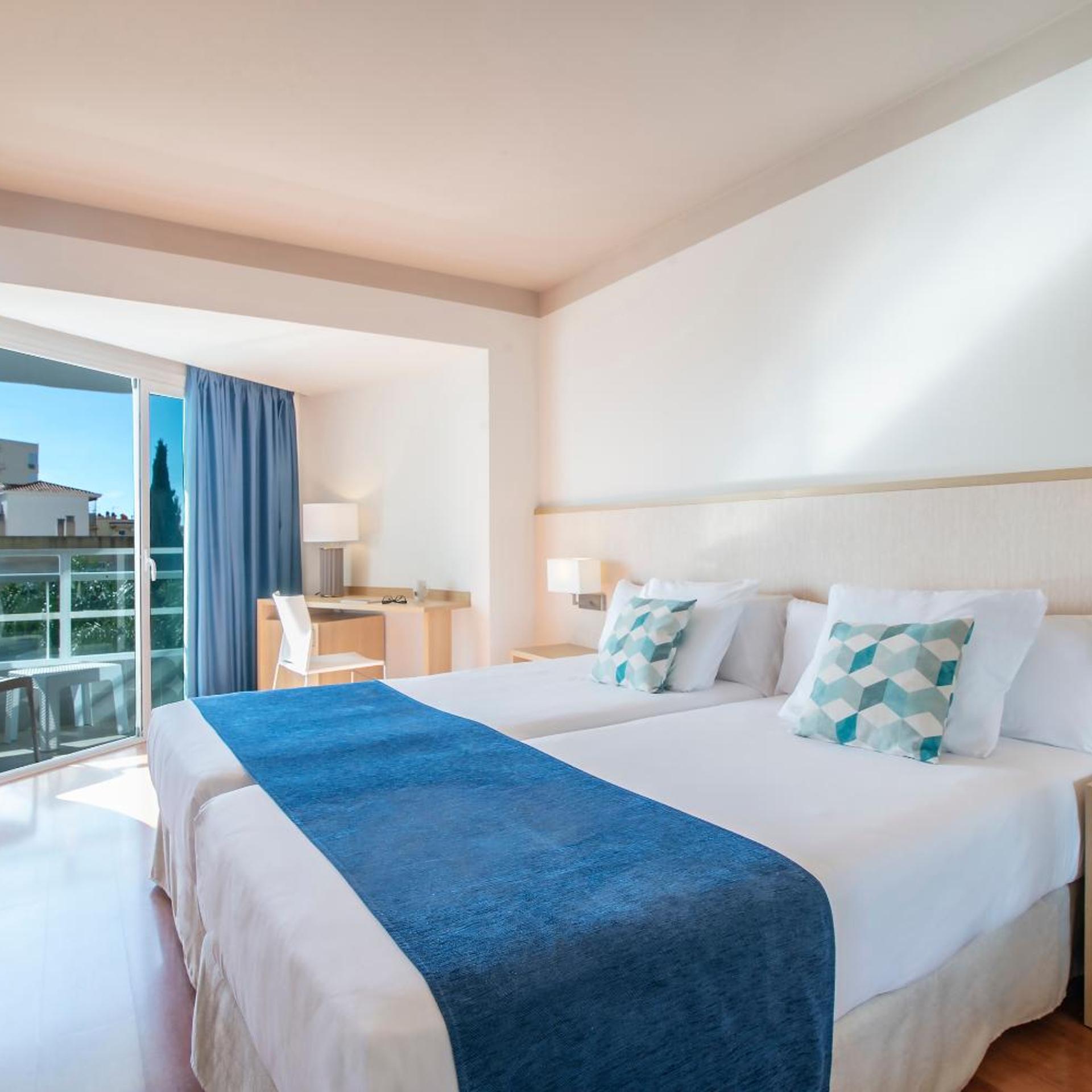 Room, Double Bed
