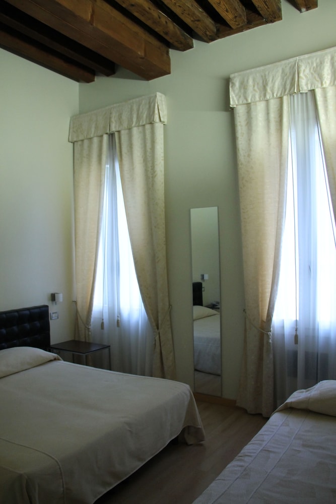 Hotel Tiepolo 10/64