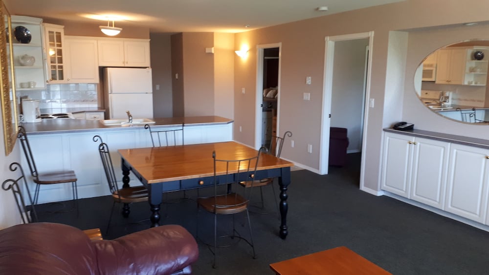 Mountain View Suites at Fairmont Hot Springs 54/63