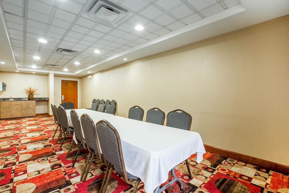 Comfort Suites Golden Isles Gateway 33/33