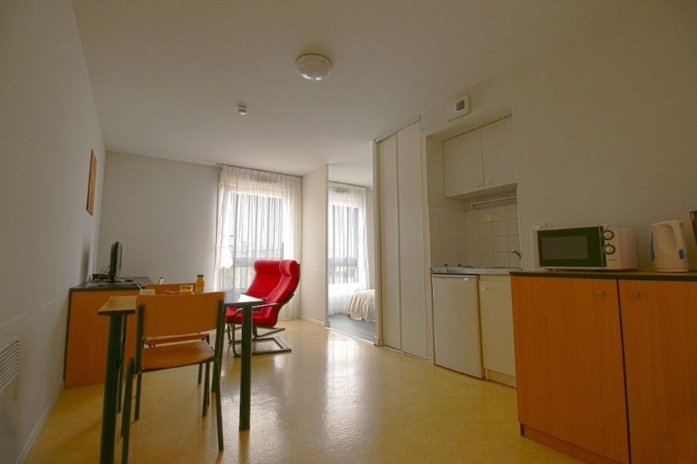 KOSY Appart'Hotels - La Maison Des Chercheurs 30/43