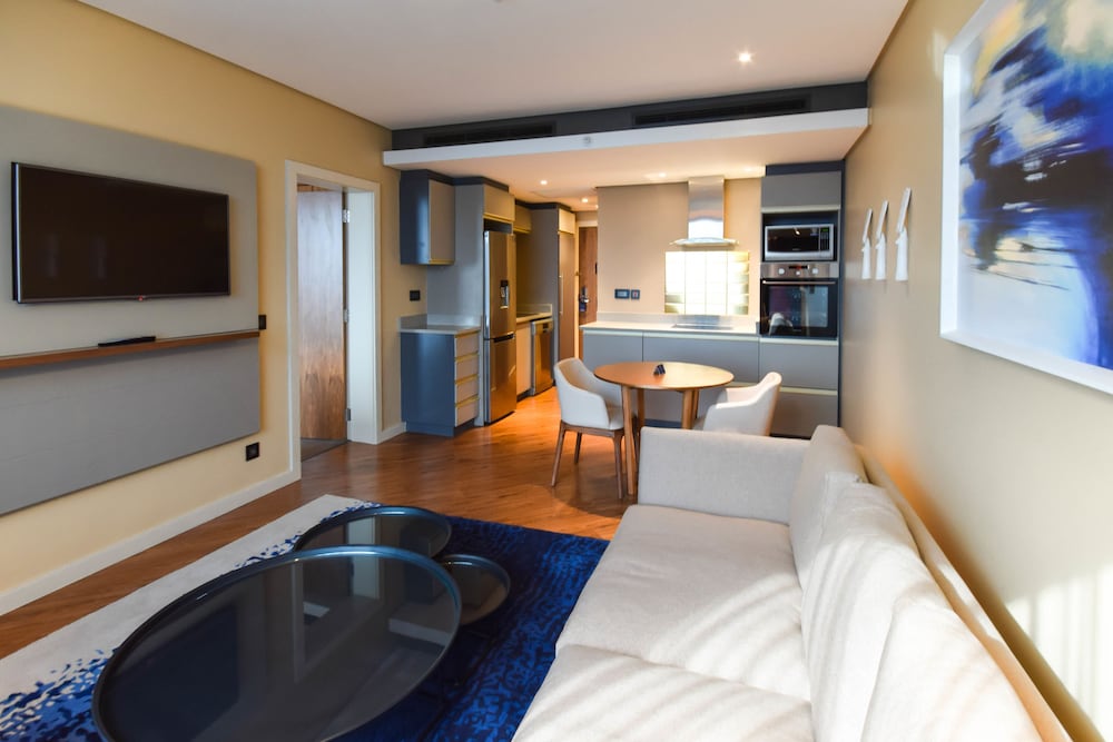 Hotel 2 Fevrier Lome 25/73