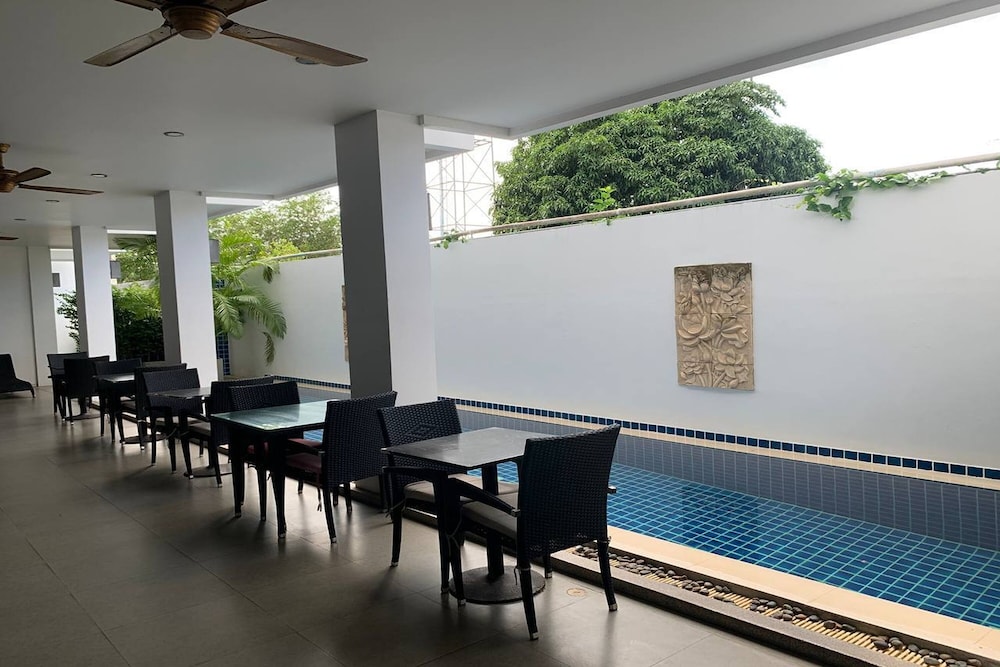 One World One Home Naiharn Hotel by ZUZU 38/50