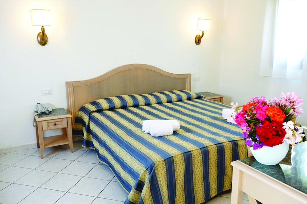 Hotel Cala Mirto 38/66
