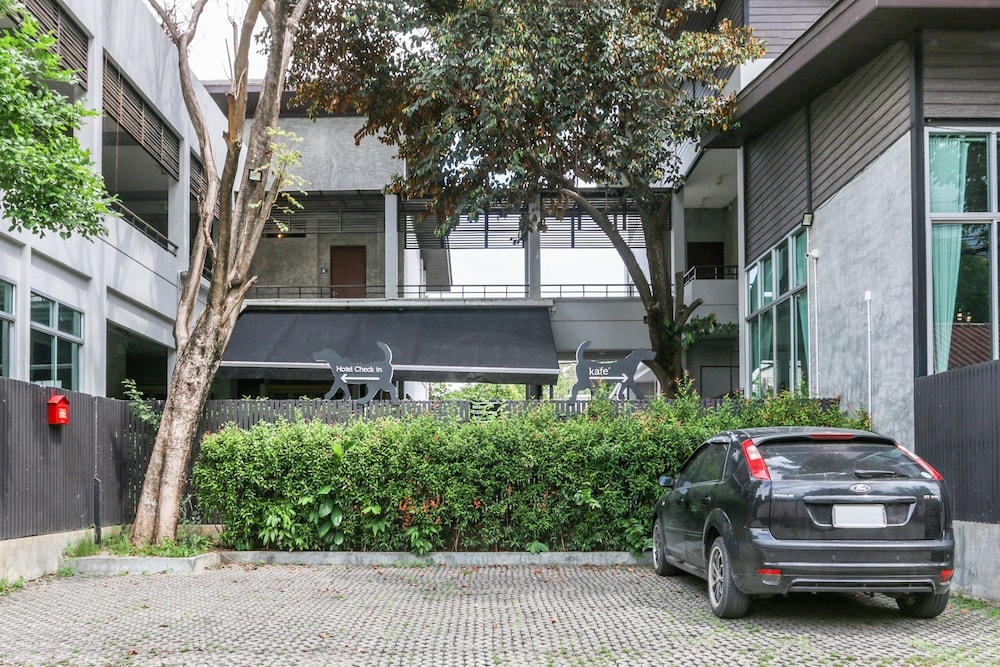 Ketawa Pet Friendly Hotel and Cafe (ex Ketawa Stylish Hotel) 30/43
