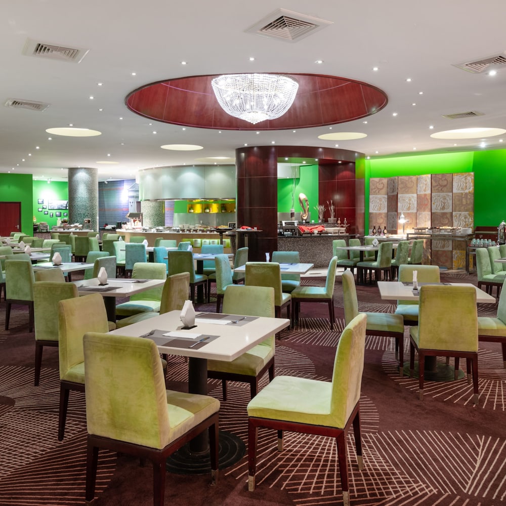 Holiday Inn Shanghai Pudong Nanpu 61/76