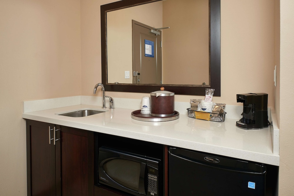 Hampton Inn Suites Portland Vancouver 33/49