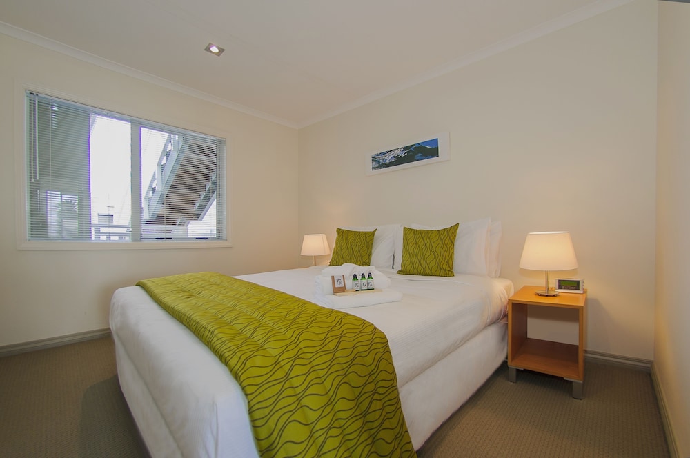 Crowsnest Apartments 13/49
