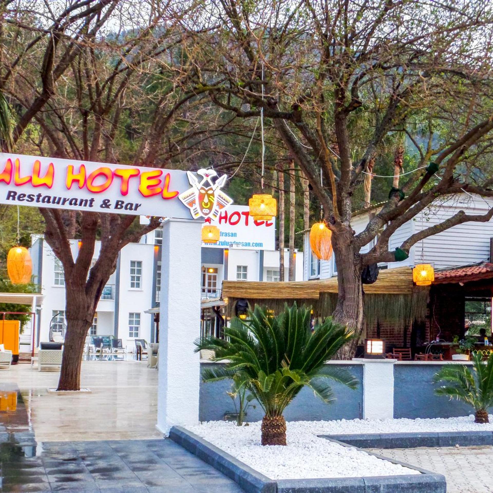 Zulu Hotel 27/30