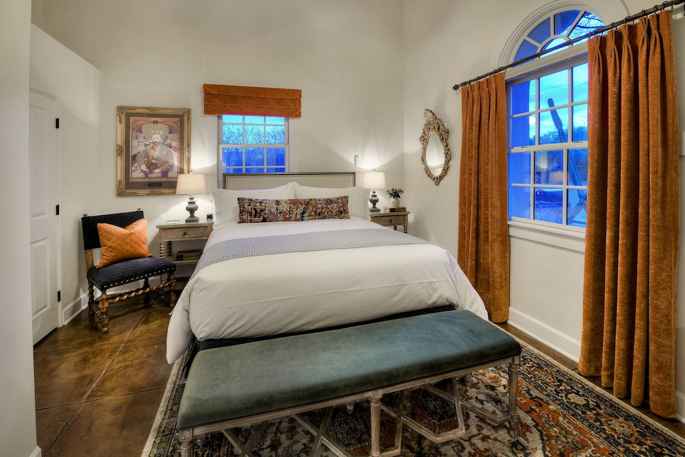 The Armory Park Inn 12/50