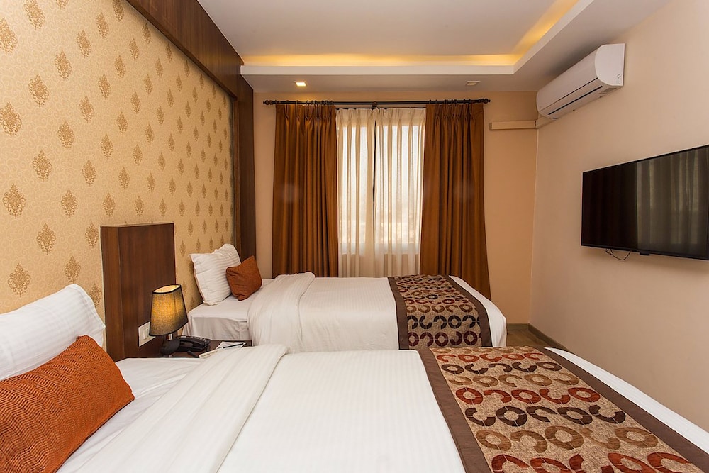 SUPERIOR, DOUBLE OR TWIN BED