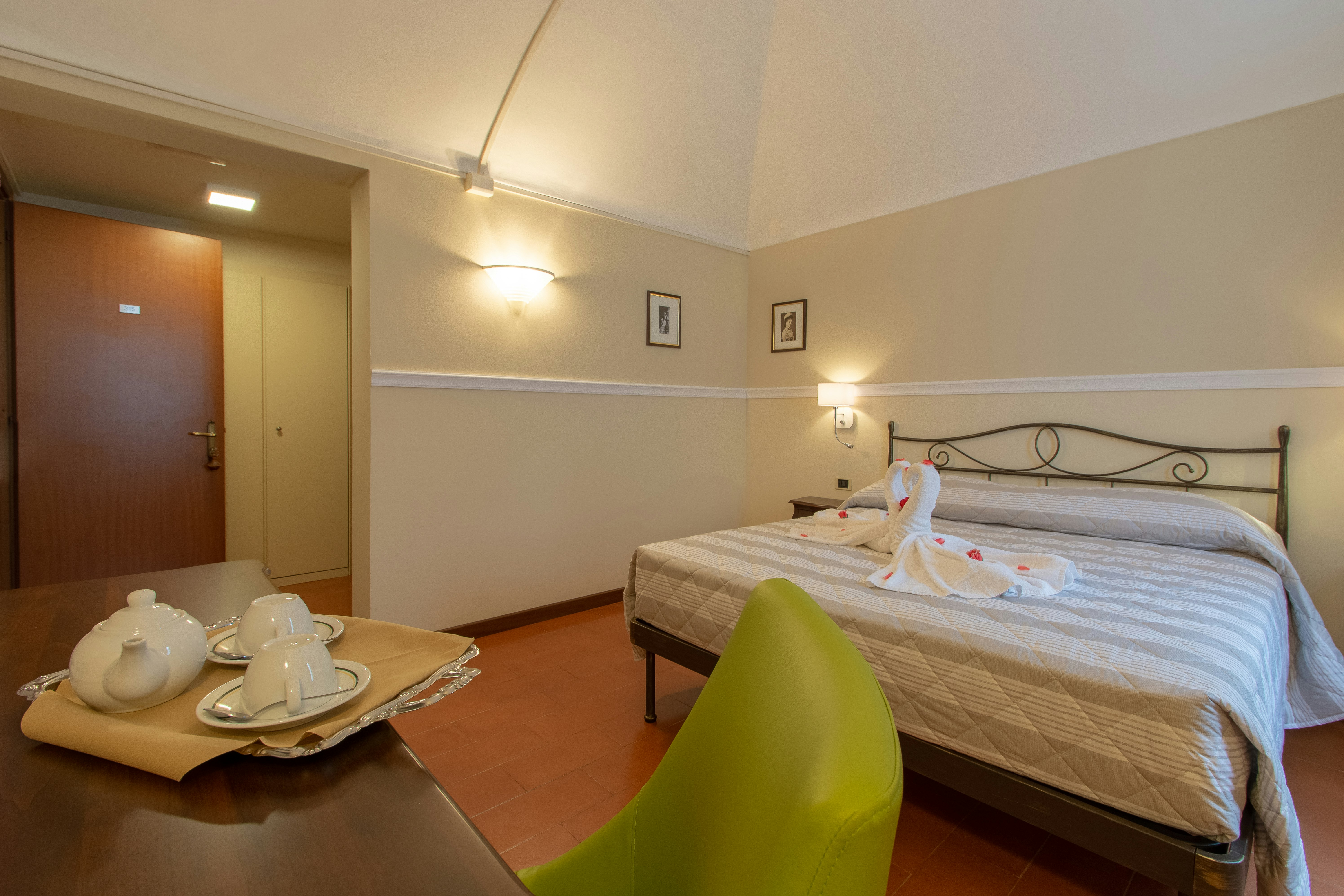 COMFORT, DOUBLE BED