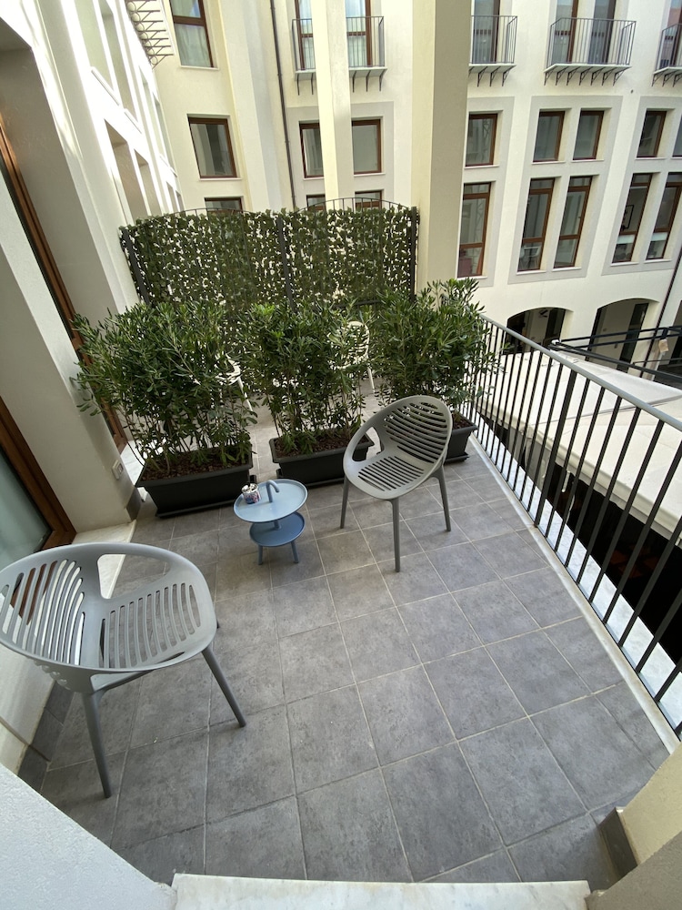 Suite Quaroni 42/49