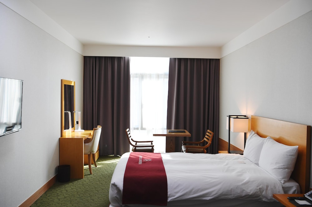 DELUXE, TWIN BEDS