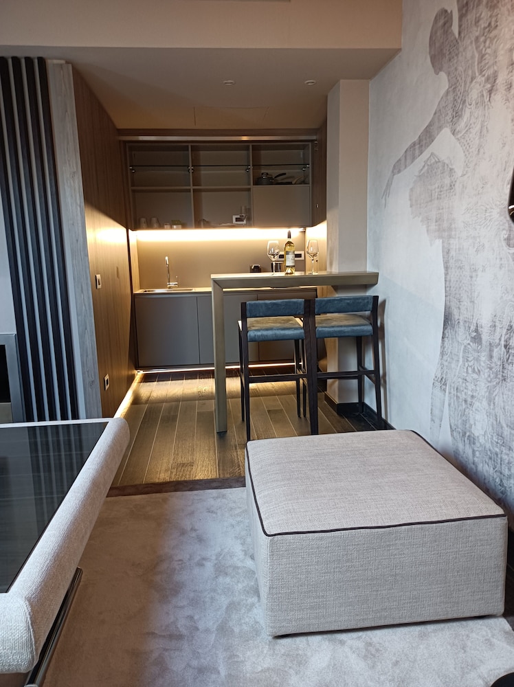 Miramare Suites 34/42