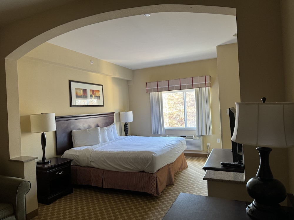 Spark by Hilton Galloway Atlantic City 18/54