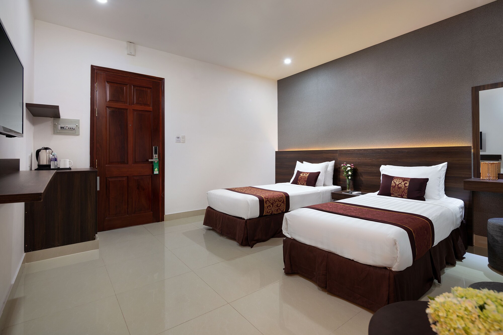 DELUXE, TWIN BEDS